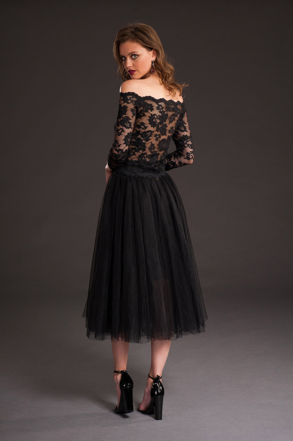 Elegant Black Tulle Midi Skirt-3