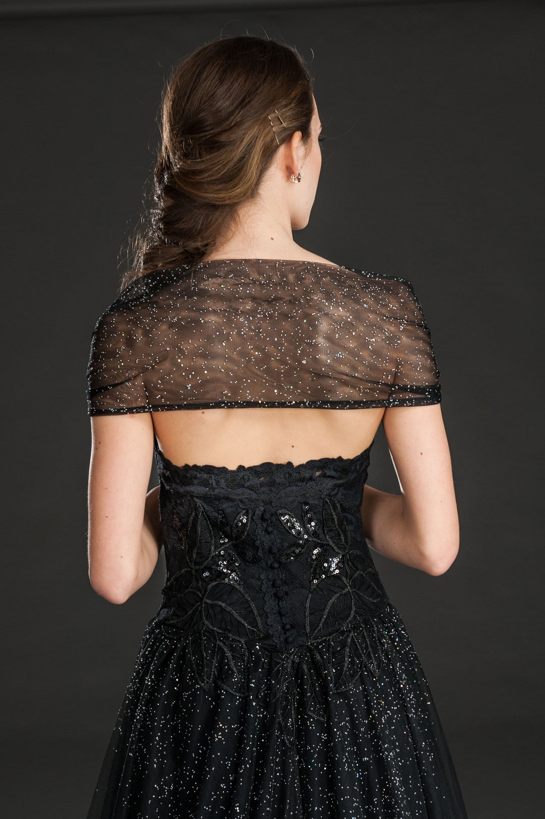 Elegant Black Evening Gown with Sparkling Sequin Detailing-3