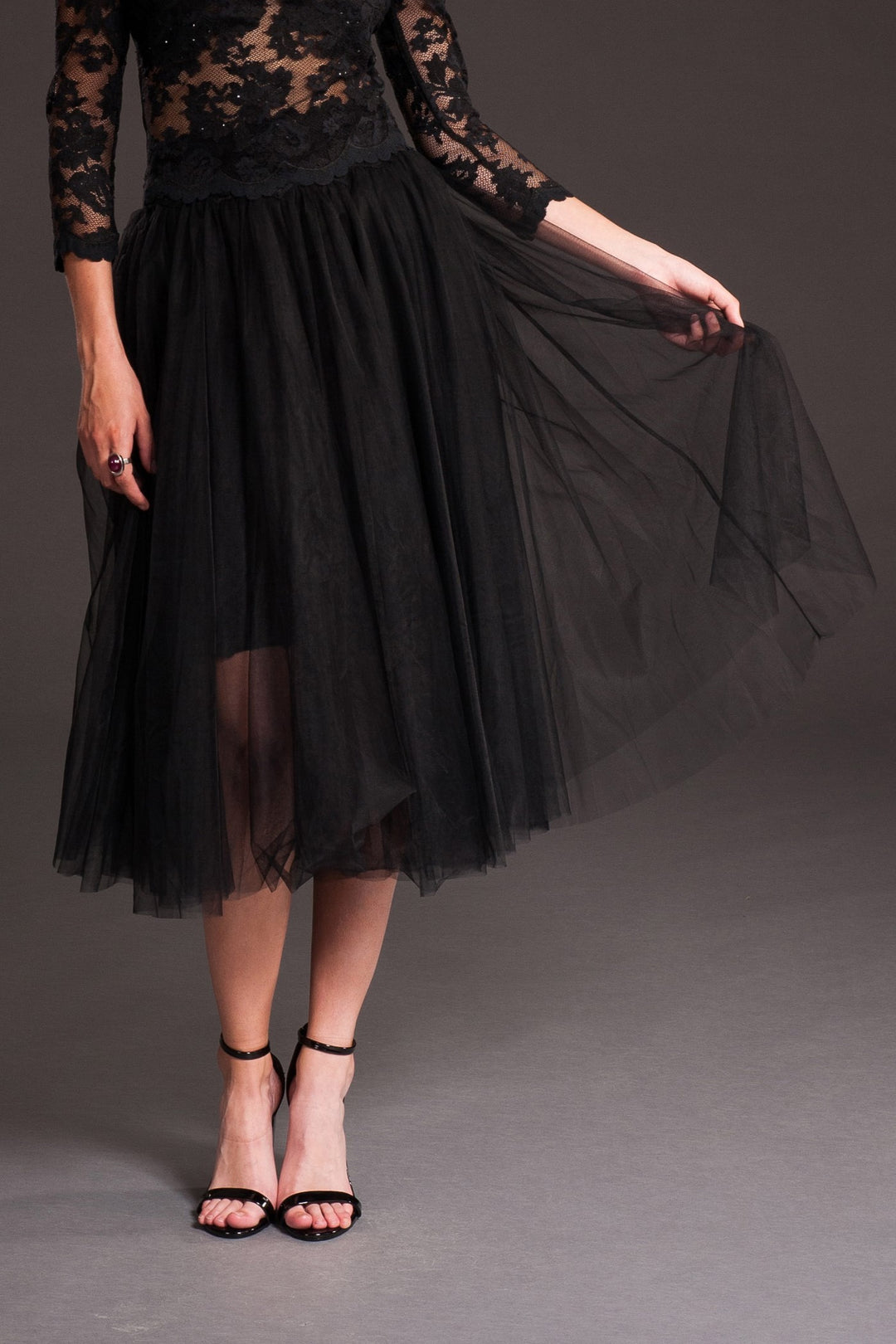 Elegant Black Tulle Midi Skirt-0