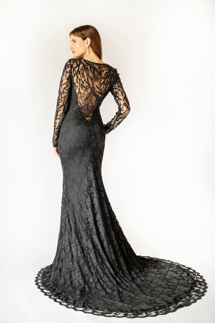 Noir Elegance Lace Mermaid Gown with Luxurious Tail
