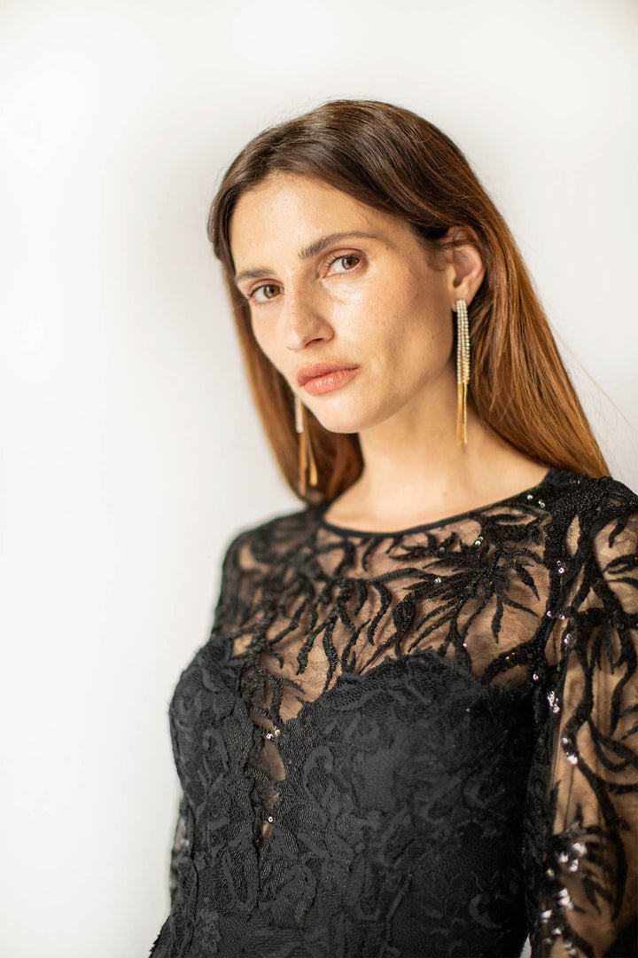 Noir Elegance Lace Mermaid Gown with Luxurious Tail