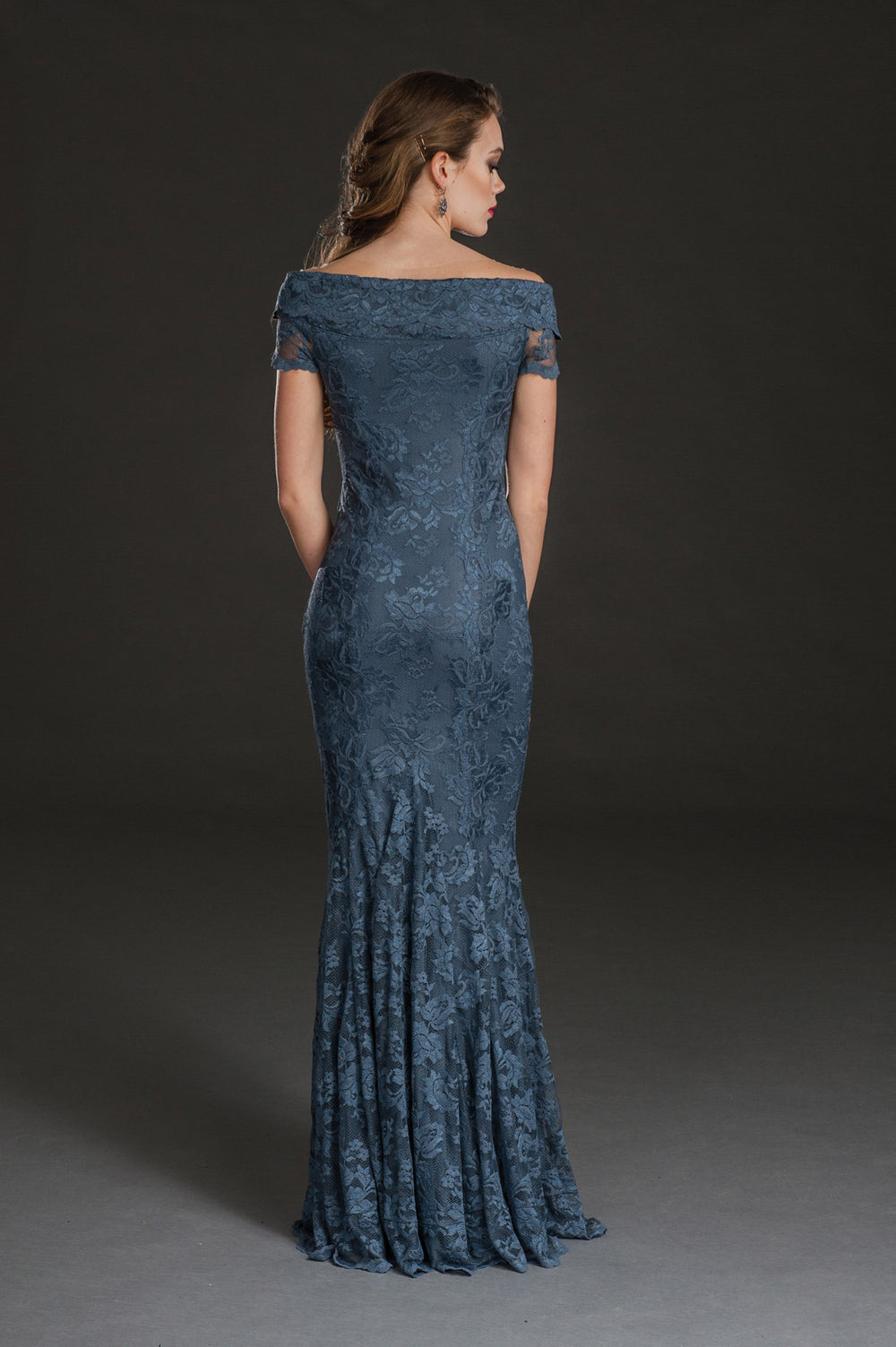 Horizon Grey Épaules Tombantes Gown-1